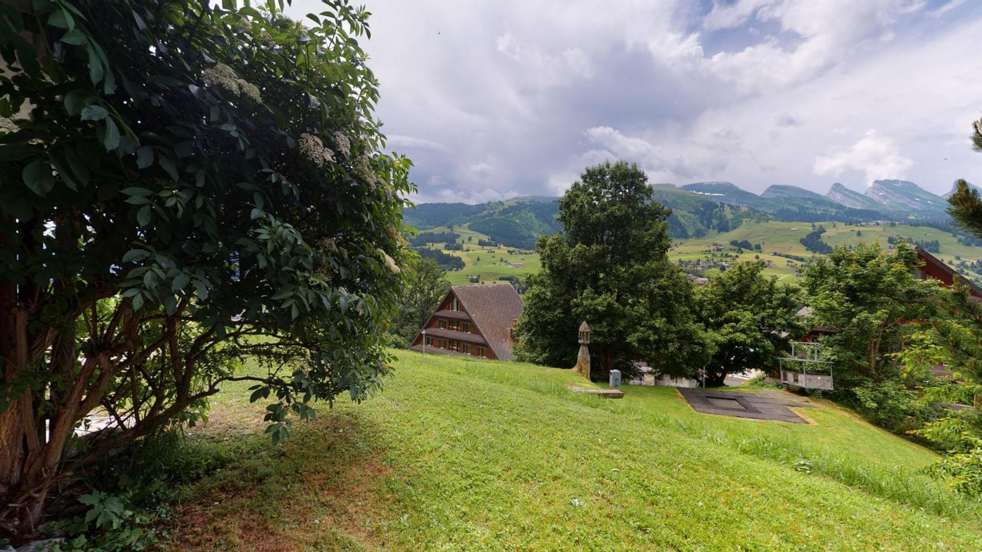 Reka-Feriendorf Wildhaus Rom bilde